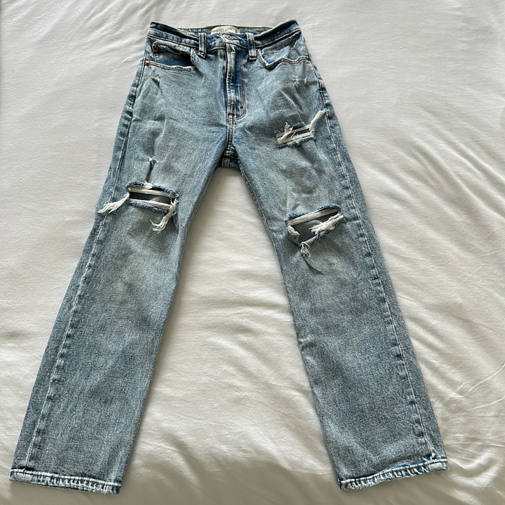 A&F Women’s Ultra High Rise Ankle Straight Jean (Size: 25, 0S)